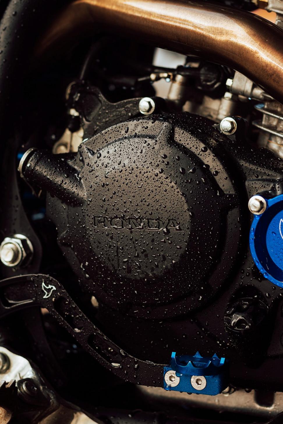 Carbon buildup on valves